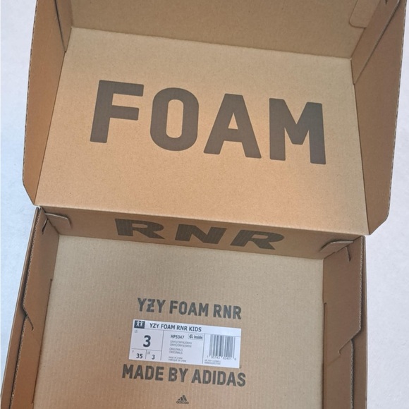 Yeezy Foam Runner (Adidas) Black Onyx - Kids Size 3 - Picture 8 of 8